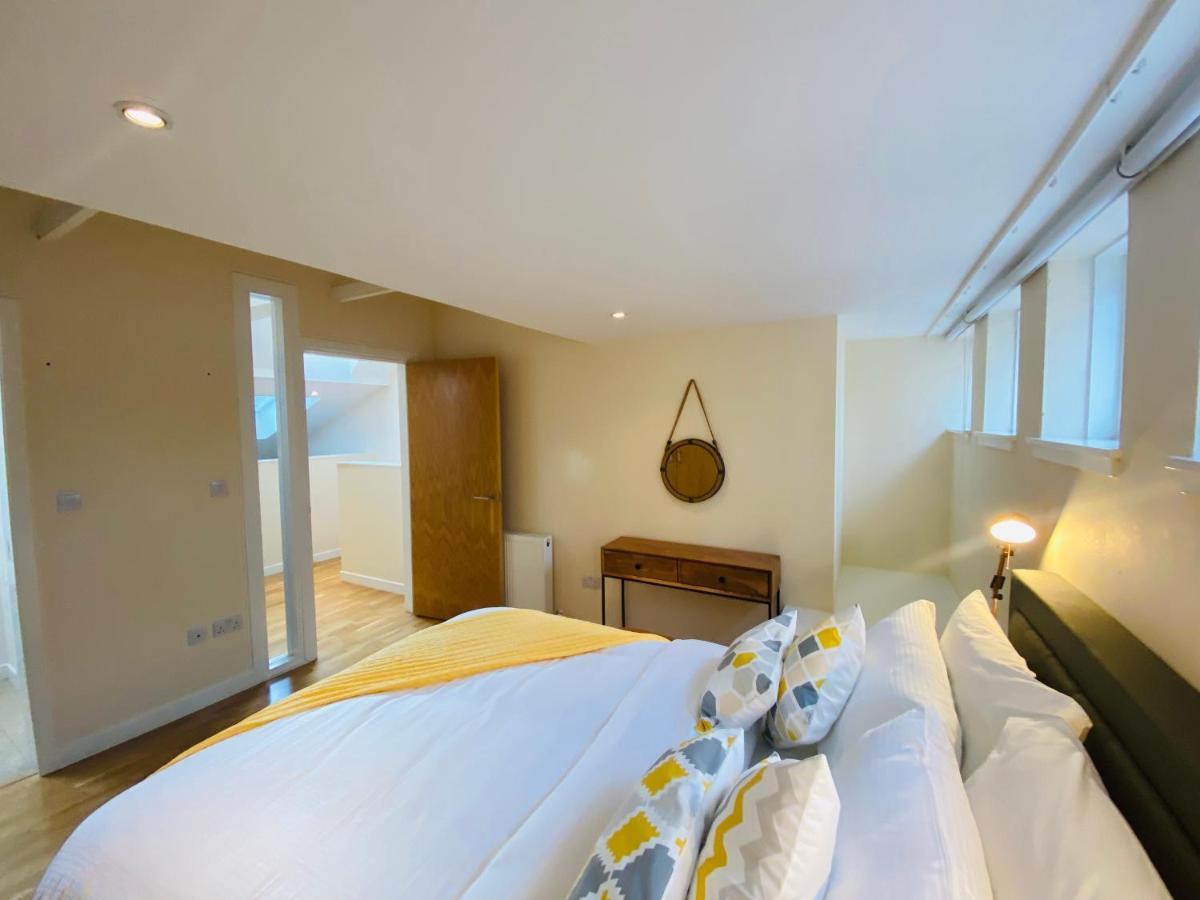 에든버러 2 Bed 2 Bath With Private Parking 아파트 외부 사진