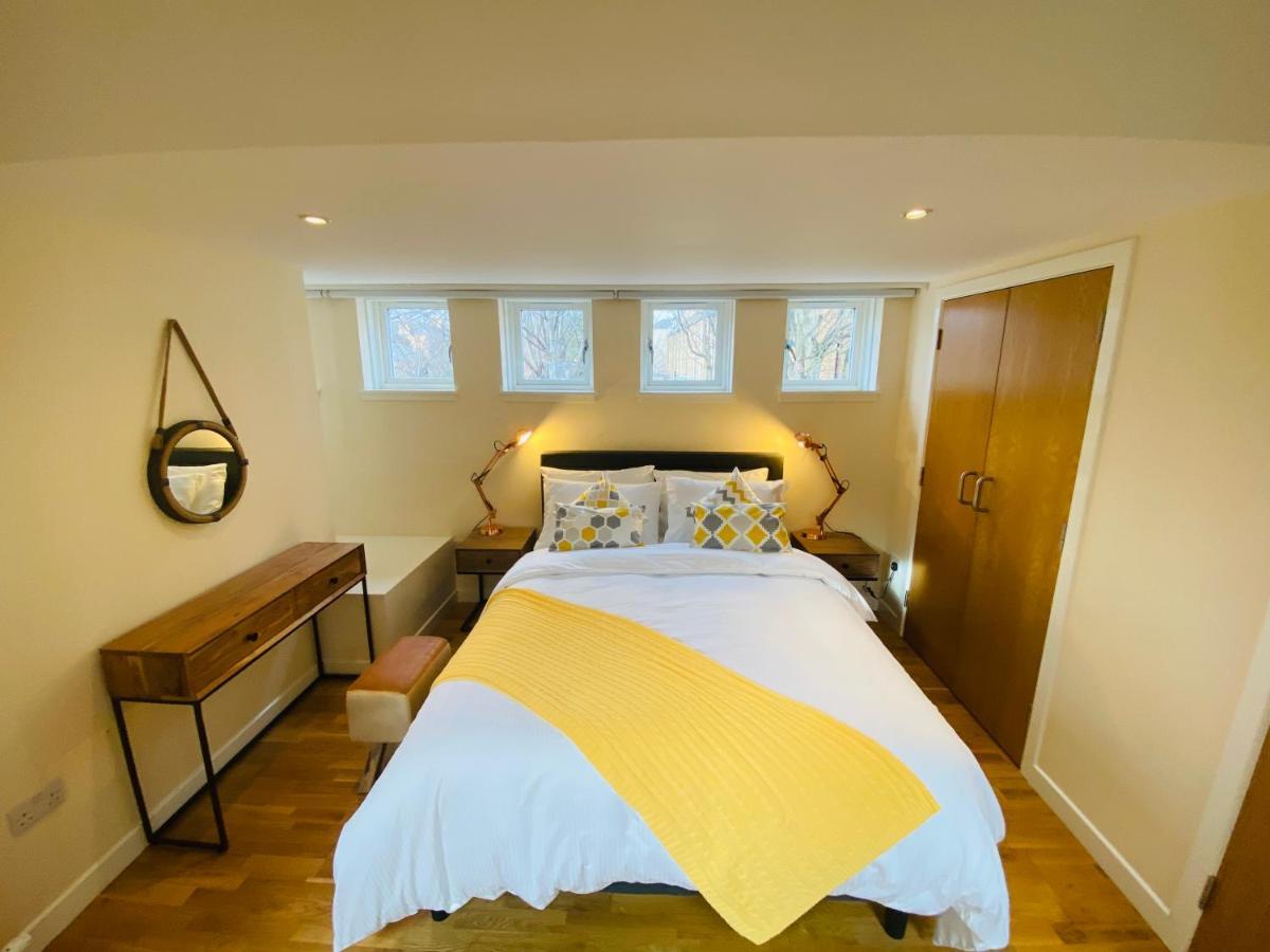 에든버러 2 Bed 2 Bath With Private Parking 아파트 외부 사진