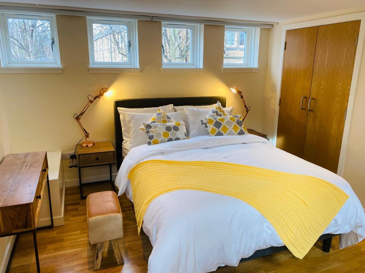 에든버러 2 Bed 2 Bath With Private Parking 아파트 외부 사진