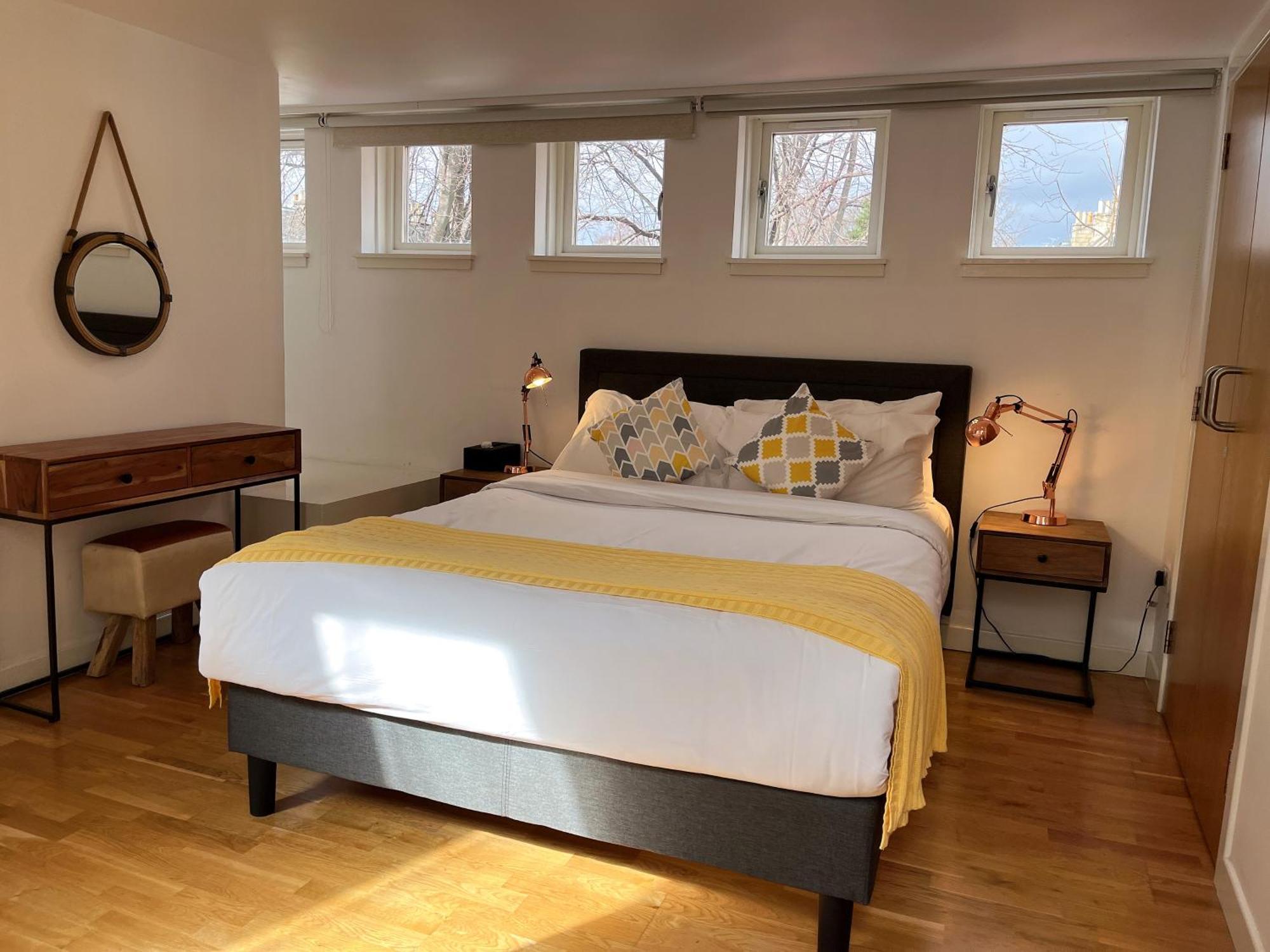 에든버러 2 Bed 2 Bath With Private Parking 아파트 외부 사진